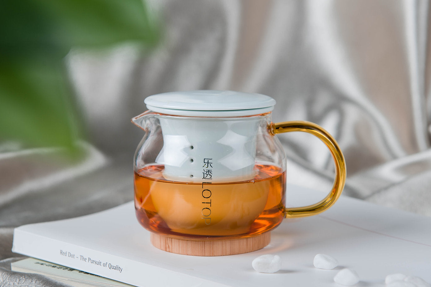 Teiera con infusore di ceramica interno