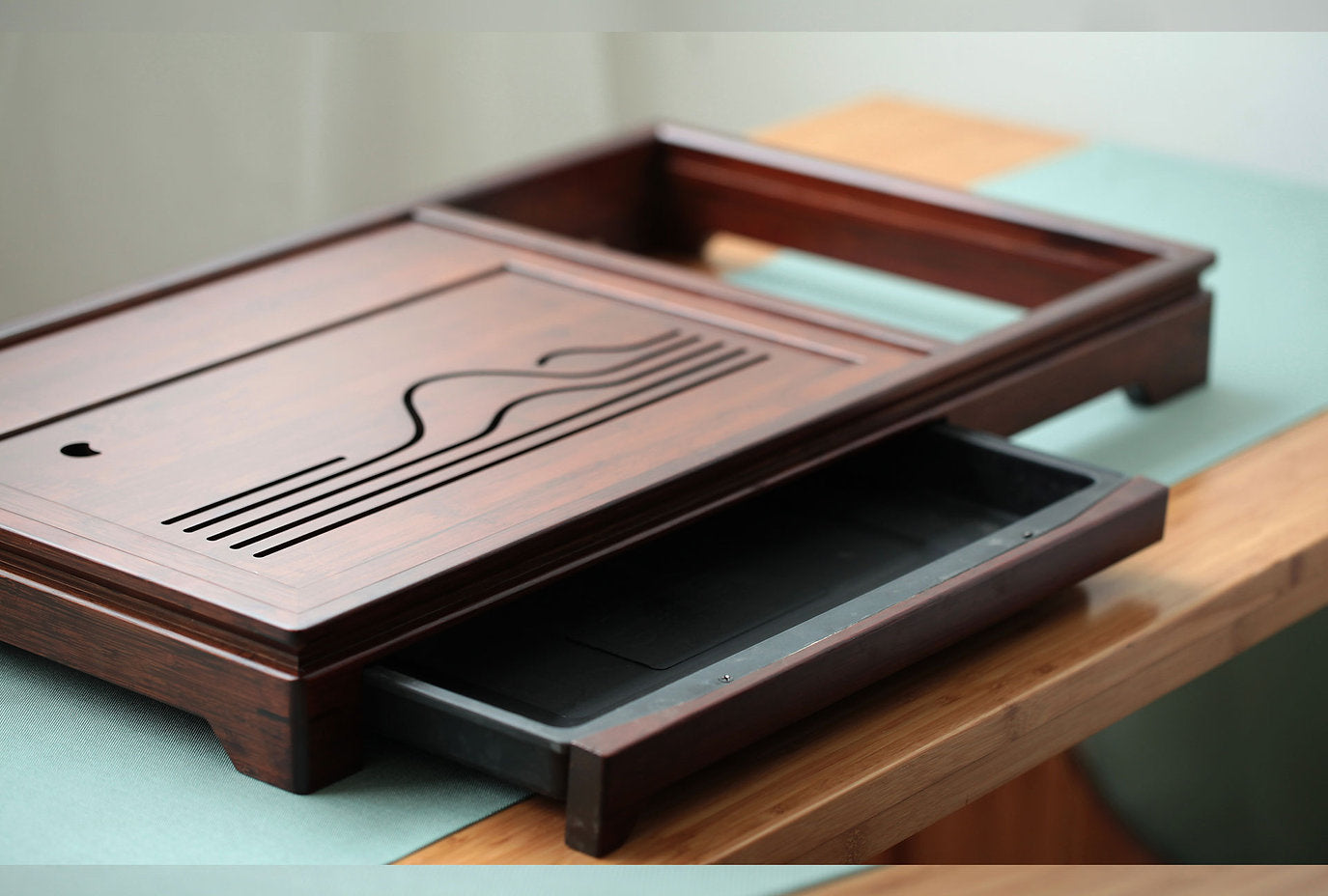 Rectangular tea tray with mountains